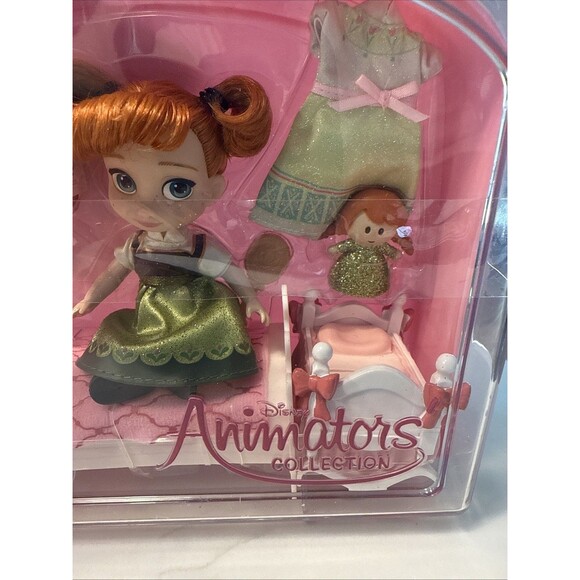 NEW Disney Animators' Collection Anna 5" Mini Doll Play Set - Picture 3 of 5